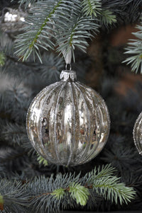 Hanging Decoration: Edwardian Ridged Glass Bauble: 2 sizes